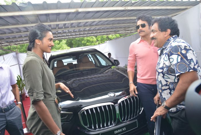 Nagarjuna Gifted BMW Car to Sindhu